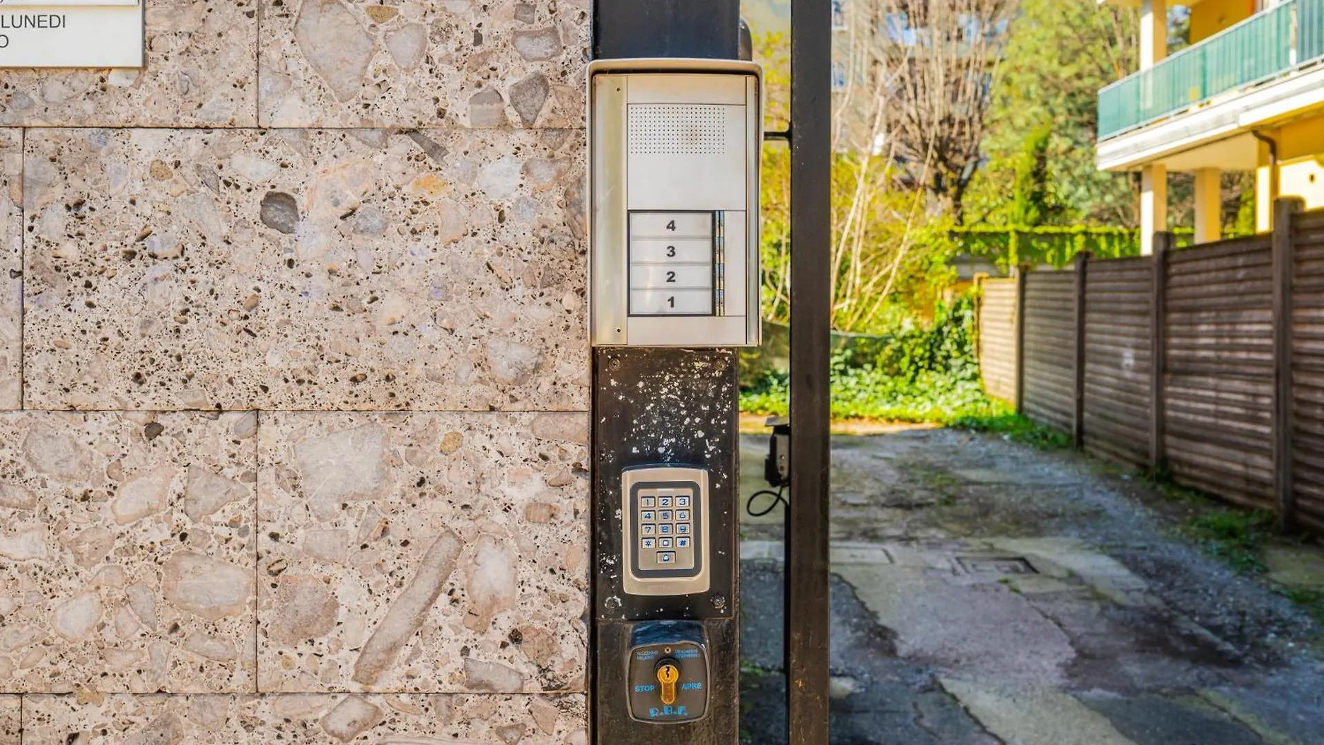 Roma 23, Smartstay ロッツァーノ 0*,  イタリア