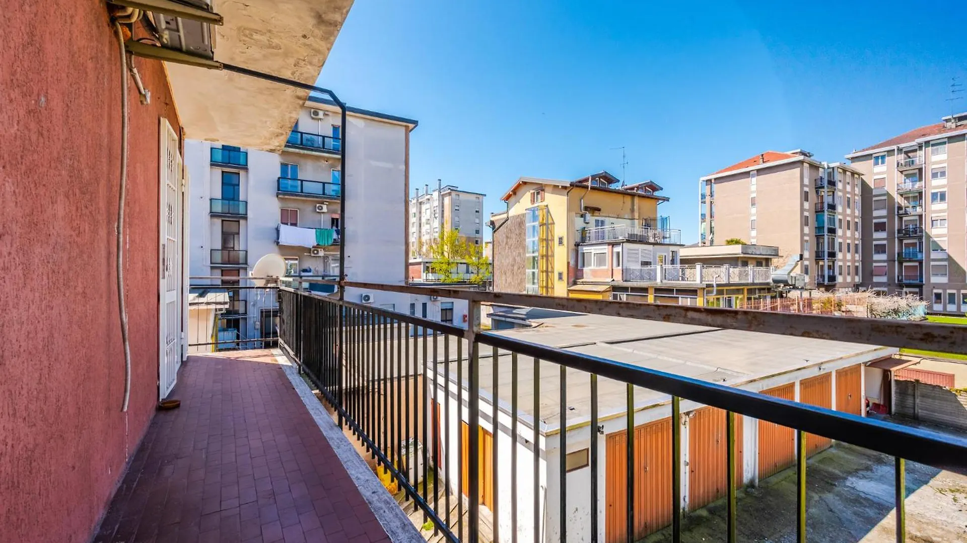 Roma 23, Smartstay ロッツァーノ イタリア